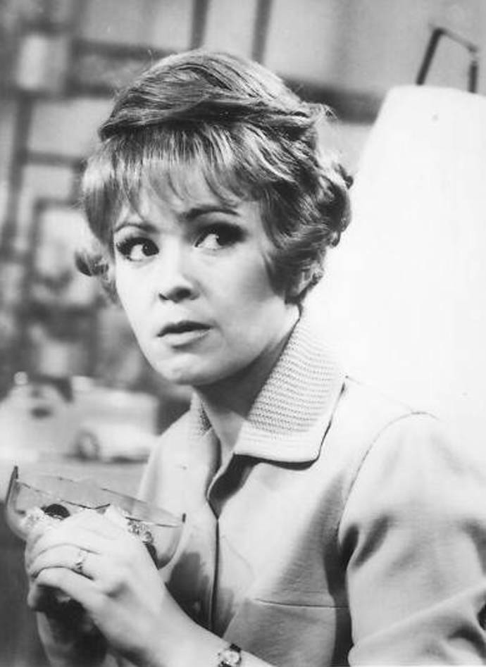 Jiřina Bohdalová ve filmu Dáma na kolejích