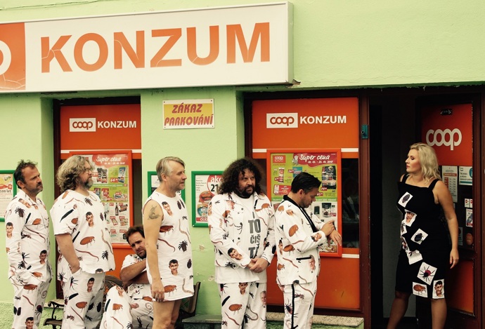 Kapela obdržela titul Kapela roku 2018 v Cenách Anděl i hudební anketě Žebřík.