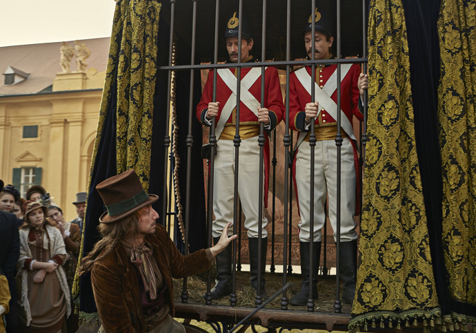 Podle Cpina je stejně těžké oblékat šlechtu i prostý lid. „Výzvou je obléct prostý lid tak, aby vypadal hezky, a šlechtu tak, aby nepůsobila nevkusně,“ popisuje kostýmní výtvarník Hodinářova učně.