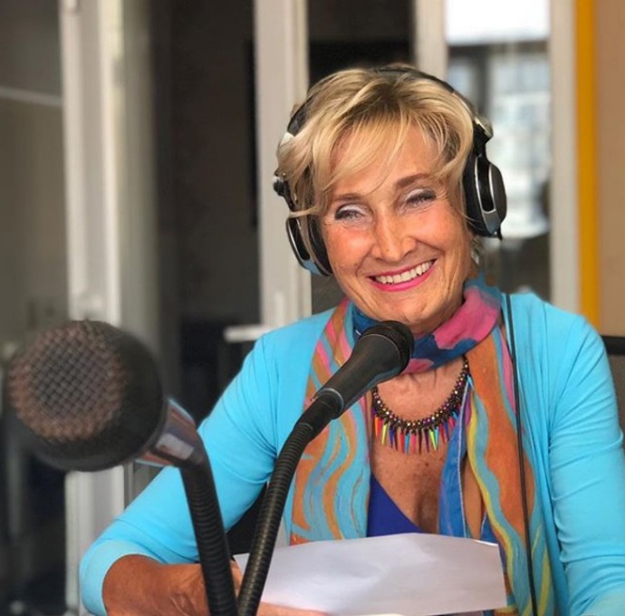 Nyní jí můžete pravidelně slyšet na Rádiu Impuls.