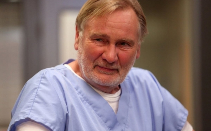 Jiřího Štěpničku nyní můžete vídat v seriálu Modrý kód