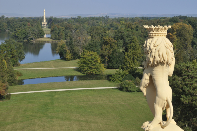 Je to jediný minaret v České republice a také nejvyšší stavba tohoto typu mimo islámské země. 