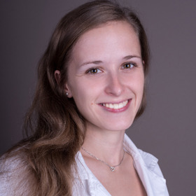 Optometristka Bc. Aneta Čunderlová odpovídala na otázky ohledně výběru slunečních brýlí.