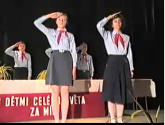 Takhle zdraví správný pionýr.