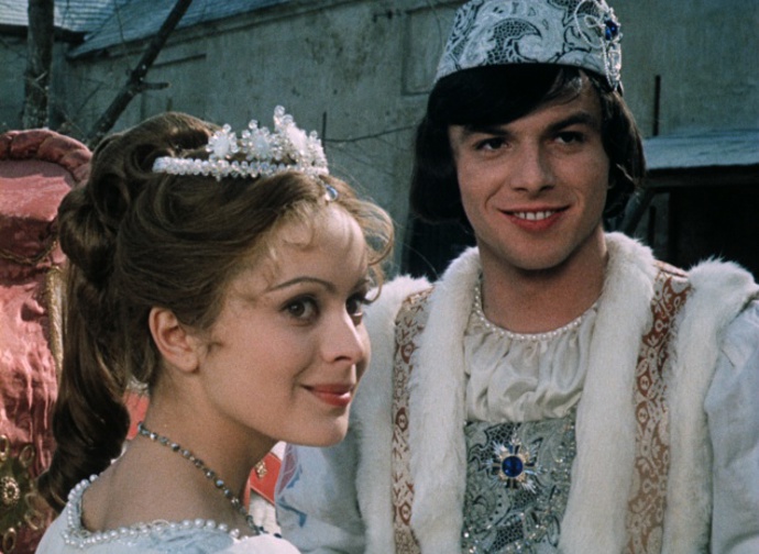 Mezi nejoblíbenější pohádky Venduly Pizingerové patří Tři oříšky pro Popelku. 