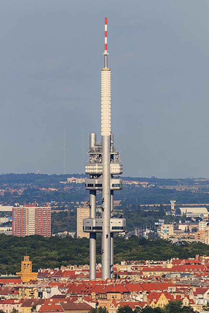 Věž Tower Park Praha je vysoká 216 metrů a byla postavena v letech 1985 až 1992 podle plánů architektů Václav Aulického a Jiřího Kozáka.  Jde o nejvyšší vyhlídkovou plošinu v České republice. 