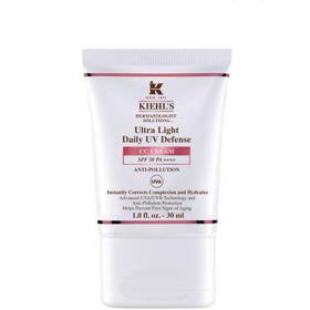 CC krém, kiehl’s, 30 ml, 1030 Kč. Krém, který sjednocuje tón pleti a zároveň má v sobě ochranný faktor.