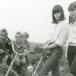 Móda let minulých moc pestrá nebyla