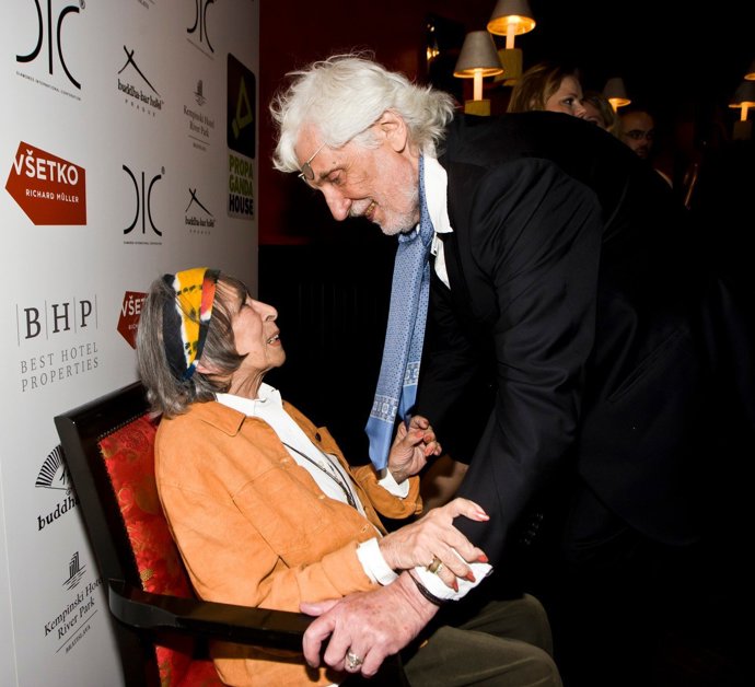 Hana Hegerová utekla hrobníkovi z lopaty.