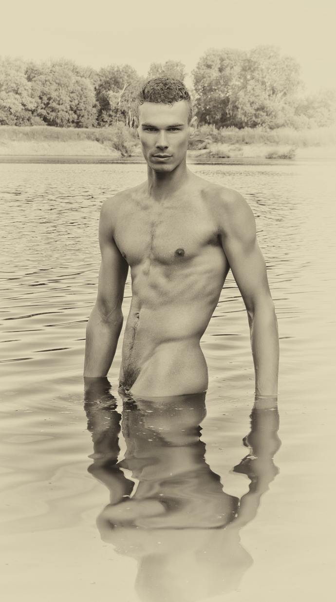 Seman skončil na třetím místě v soutěži Tvář roku 2019. Za své tělo se opravdu stydět nemusí.