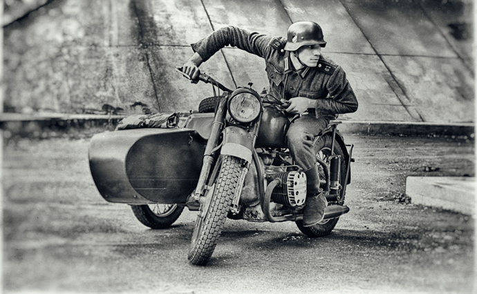 Přes překupníky byly získány stroje, které se snažili sovětští konstruktéři zkopírovat.