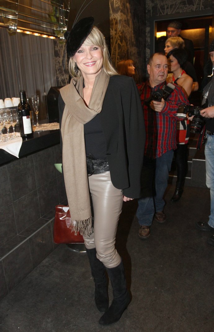 Chantal plastiky tají, nemá se však za co stydět, vypadá skvěle.