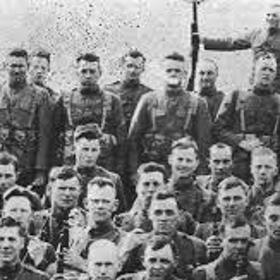 Službu v armádě a válku vůbec nesl velmi těžko.