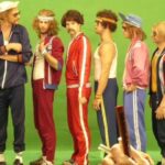 I skupina Nightwork natočila o tomto trendy outfitu skladbu a nazvala ji Tepláky