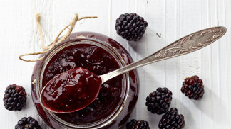 Ostružinovo-hruškový džem s ořechy