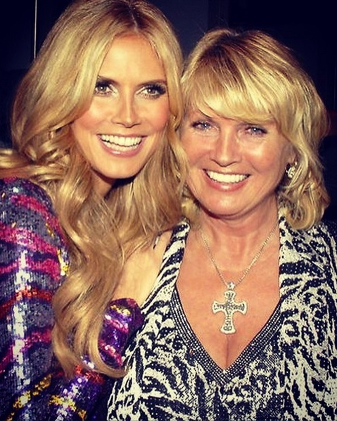 Heidi Klum i její mamince rtěnka velmi sluší.