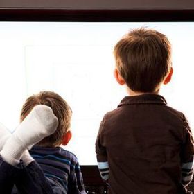 Děti sledují televizi čím dál častěji