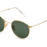 Představujeme trendy ve slunečních brýlích na léto 2019. Sluneční brýle Ray Ban jsou naprosto univerzálním kouskem, který se hodí pro všechny příležitosti, 3 190 Kč.