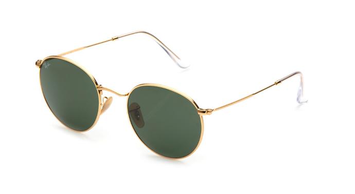Představujeme trendy ve slunečních brýlích na léto 2019. Sluneční brýle Ray Ban jsou naprosto univerzálním kouskem, který se hodí pro všechny příležitosti, 3 190 Kč.
