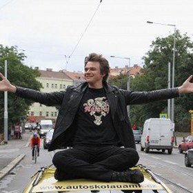 Kdybyste dokázali zastavit čas, možná byste si jich všimli.