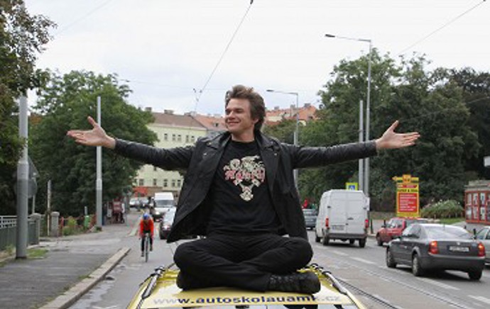 Kdybyste dokázali zastavit čas, možná byste si jich všimli.