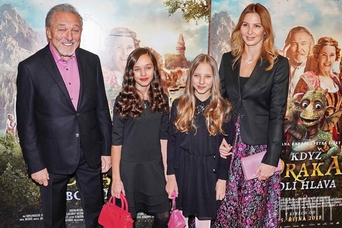 Se zpěvákem Karlem Gottem se jim 30. dubna 2006 narodila jejich první dcera Charlotte Ella. Dne 7. ledna 2008 v Las Vegas se za Karla Gotta vdala a 28. května 2008 se jim narodila jejich druhá dcera Nelly Sofie.