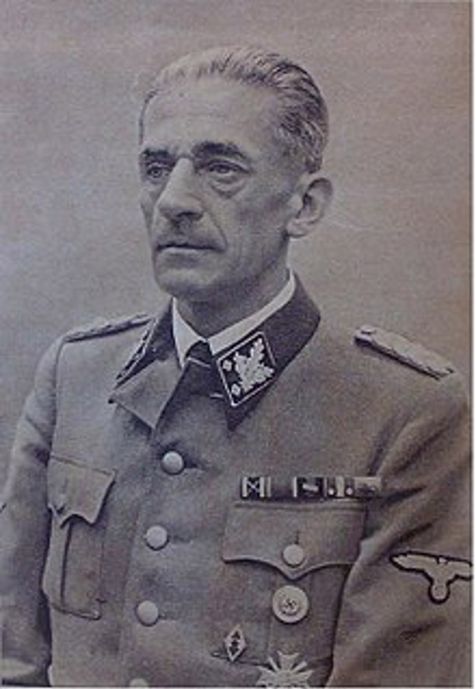 Na celou akci vyhlazení Lidic dohlížel sám Karl Hermann Frank.