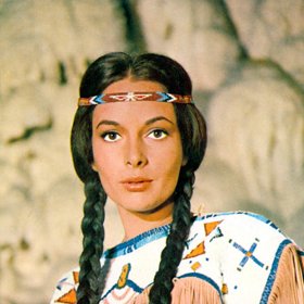 Když natáčela německá herečka Karin Dor roli Ribany, docházela na chemoterapii