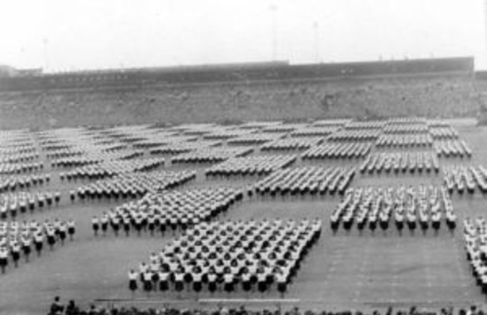 Všesokolský slet je vyvrcholení tělovýchovné činnosti sokolů, zejména formou veřejných cvičení pro veřejnost. Je společenskou událostí s řadou doprovodných akcí a příležitostí k setkání světového sokolstva.