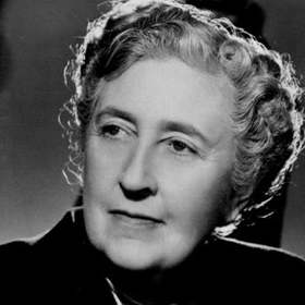 Po rozvodu se v roce 1930 provdala za archeologa Mallovana, s nímž absolvovala mnoho výprav, např. do Iráku nebo Sýrie.