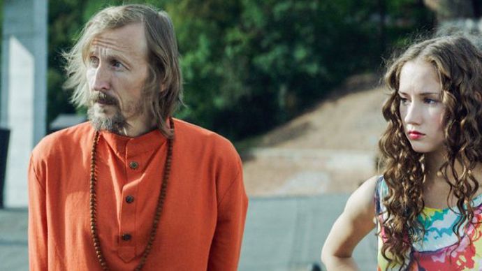 Andělé našeho příběhu nejsou nadpřirozené bytosti, zastupují kladný postoj k životu, smysl pro humor, soucit a pochopení.