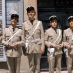 Z Cruchota nemají radost ani jeho podřízení, na které je jako pes. 