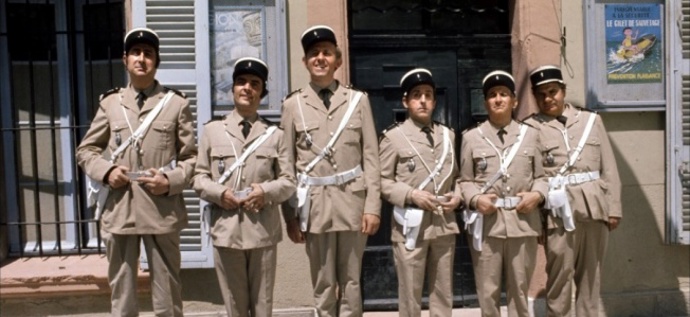 Z Cruchota nemají radost ani jeho podřízení, na které je jako pes. 