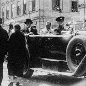 Jejich vztah byl veřejným tajemstvím, podle jejich korespondence se setkávali na různých místech, například na lánském zámku nebo v pražském hotelu Esplanade.