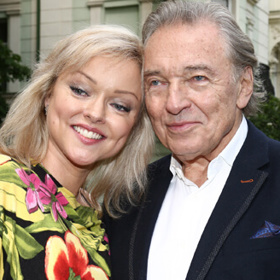 Otcovo příjmení, tedy Gottová, si vzala ve svých svých patnácti letech. 