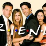 A Cox ještě jednou: všichni herci prý úvodní song ze znělky vyloženě nesnáší.