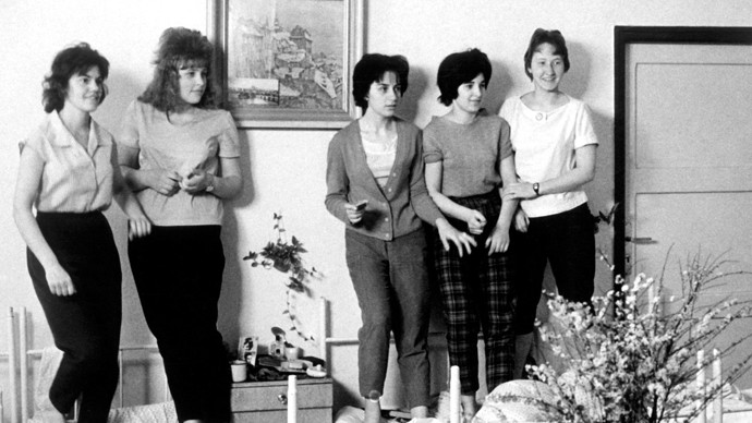 Před Listopadem 1989 se modelkám obvykle říkalo manekýny. 