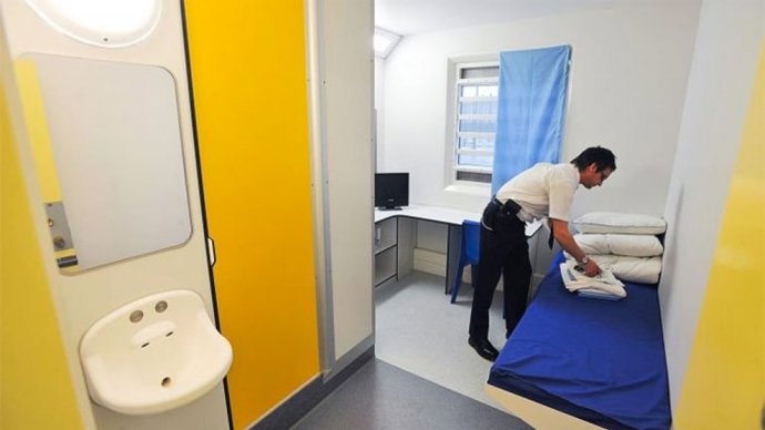 Lothian ve Skotsku preferuje výuku vězňů a následně jim pomáhá s hledáním práce