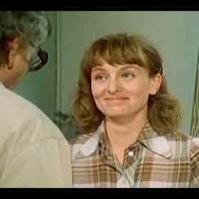 Epizoda: Milenec: Při vyšetřování banální krádeže výplaty rozkrývá frajerský podporučík Kamil Hamřík (Pavel Zedníček) šmelinu s dekrety, družstevními podíly i účetnictvím bytového družstva Na Andělce, za kterou stojí prohnaný doktor Rychtr (Luděk Munzar) a jeho naivní milenka (Jana Štěpánková).