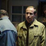 Antonín, příslušník tajné policie, je vnitřně neklidný, možná až psychopatický násilník, plný neartikulovaného vzteku a zoufalství.