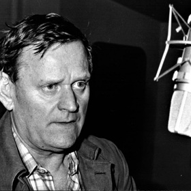 Ilja Prachař patřil dlouhodobě k významným osobnostem divadla, na svém kontě má i desítky filmových rolí, v paměti diváků ale zůstává nezapomenutelný postavou lakotného a zlotřilého statkáře Trautenberka.