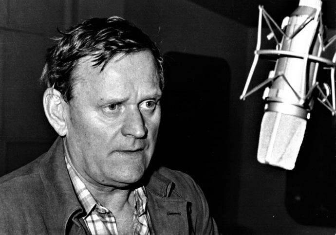 Ilja Prachař patřil dlouhodobě k významným osobnostem divadla, na svém kontě má i desítky filmových rolí, v paměti diváků ale zůstává nezapomenutelný postavou lakotného a zlotřilého statkáře Trautenberka.