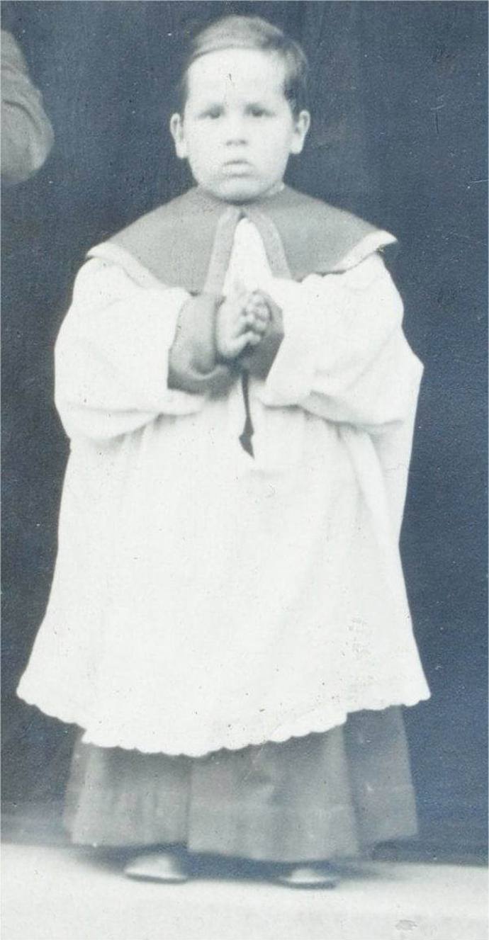 Jan Kraus jako malý ministrant.