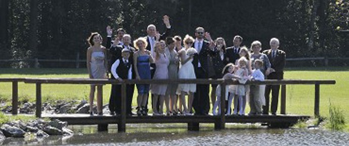 Případ se však ututlal a trest byl pouze v tom, že aktéři aféry museli školu opustit. Také Jan a ten nato skočil z osmého patra.