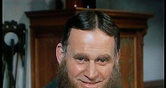 Je autorem několika divadelních her a televizních scénářů. Již v roce 1951 obdržel za hru „Hádajú se o rozumné“ Státní cenu a za své herectví byl oceněn vyznamenáním Za vynikající práci (1967), titulem zasloužilý umělec (1983) a Cenou Františka Filipovského za celoživotní mistrovství v dabingu.