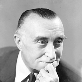 Narodil se na pražském předměstí Žižkově jako syn cvičitele hasičského sboru Antonína Nového a Cecilie rozené Valentové. Po smrti matky se otec v roce 1910 znovu oženil.