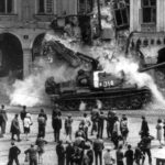 Země Varšavské smlouvy, které se invaze nezúčastnily, byly Albánie (od roku 1962 fungovala v tomto paktu jen jako pasivní člen) a Rumunsko pod vedením diktátora Nicolae Ceauşesca.