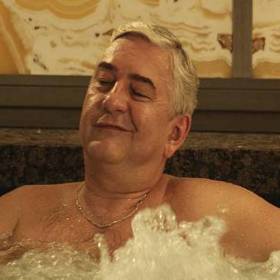 Tři sourozenci – tři rozdílné povahy. Odjíždějí na tradiční výlet (platí ho Cyril) na Slovensko do Vysokých Tater, vzhledem k nevyléčitelné nemoci Bruna do nejlepšího hotelu spolu s prostitutkou jménem Tali (Táňa Pauhofová). Ta má Brunovi splnit všechna jeho poslední přání.