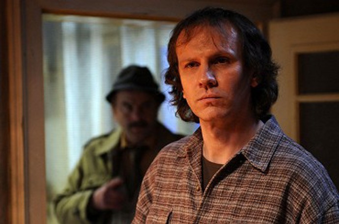 Pokud ale Antonín porušuje pravidla organizace, jíž slouží, není to gesto občanské nebo dokonce politické – je to vzpoura čistě osobní a zběsilá.