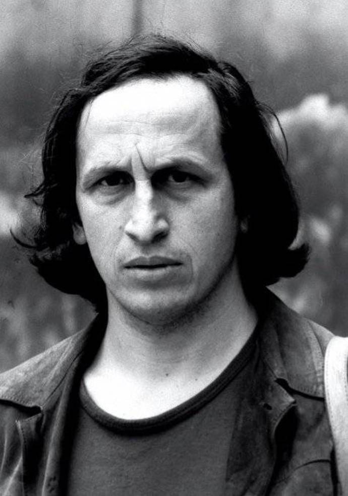 Narodil se v Praze v českožidovské rodině, jeho otec Ota Kraus přežil holocaust. Jeho manželkou byla herečka Jana Krausová. Po rozchodu s ní v 90. letech žije s herečkou Ivanou Chýlkovou.